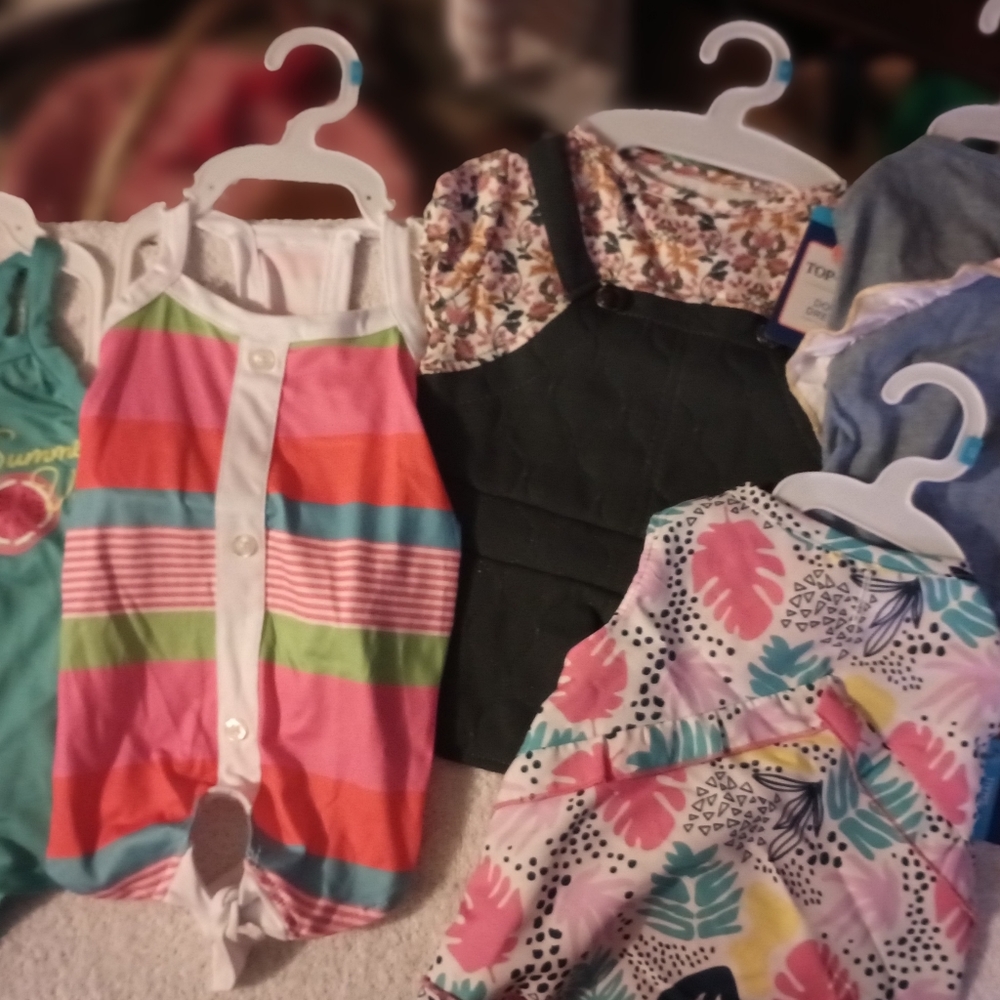 15pc girl dog outfit bundle,collars,leashes, bandanas,dog swim goggles,dog treat